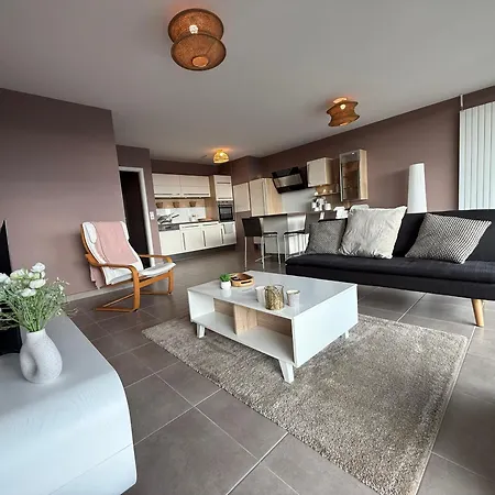 L Elegant Apartment *