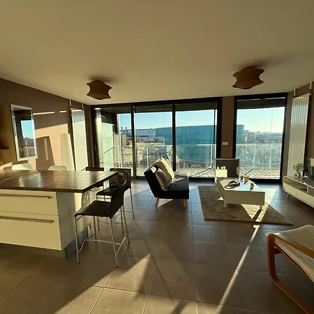 L Elegant * שטרסבורג